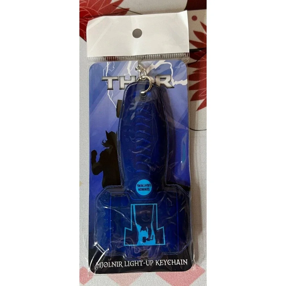 Loot Crate - Marvel Mjolnir Light-Up Keychain